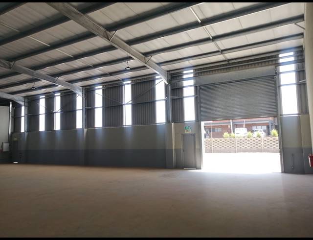 450M² WAREHOUSE TO LET IN WATERFALL